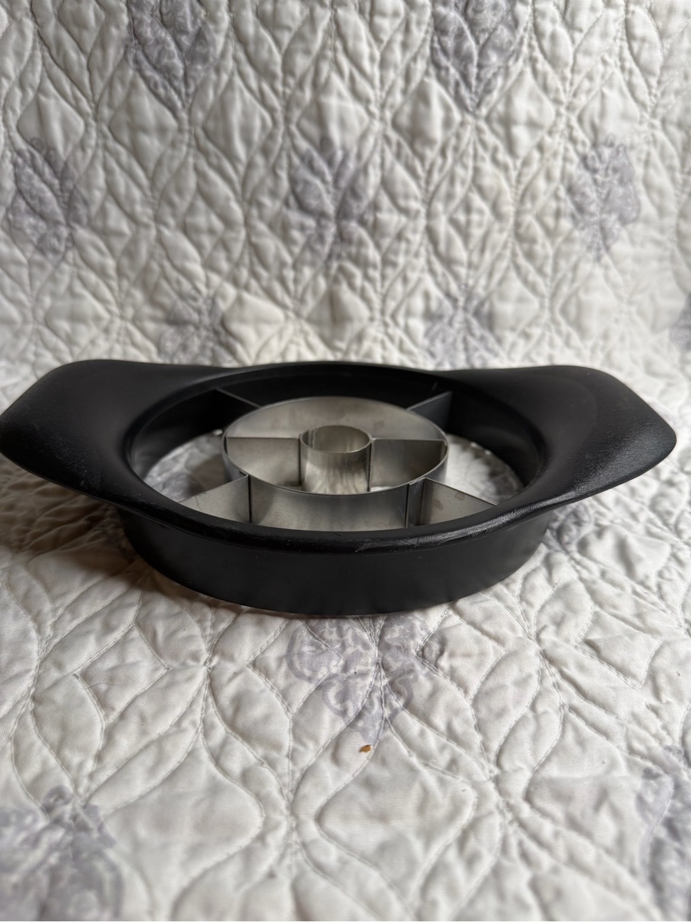 Pampered Chef Black Apple Corer and Slicer